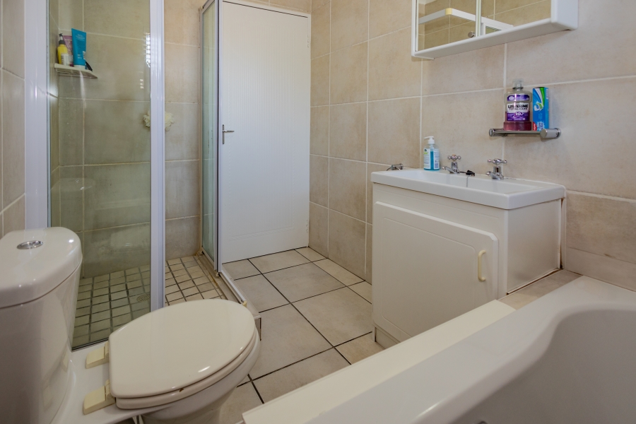 3 Bedroom Property for Sale in Tara Western Cape